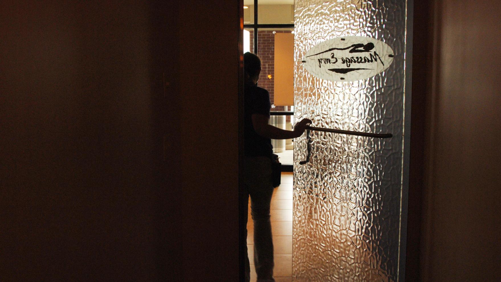 Report: Many clients claim sex abuse at Massage Envy spas